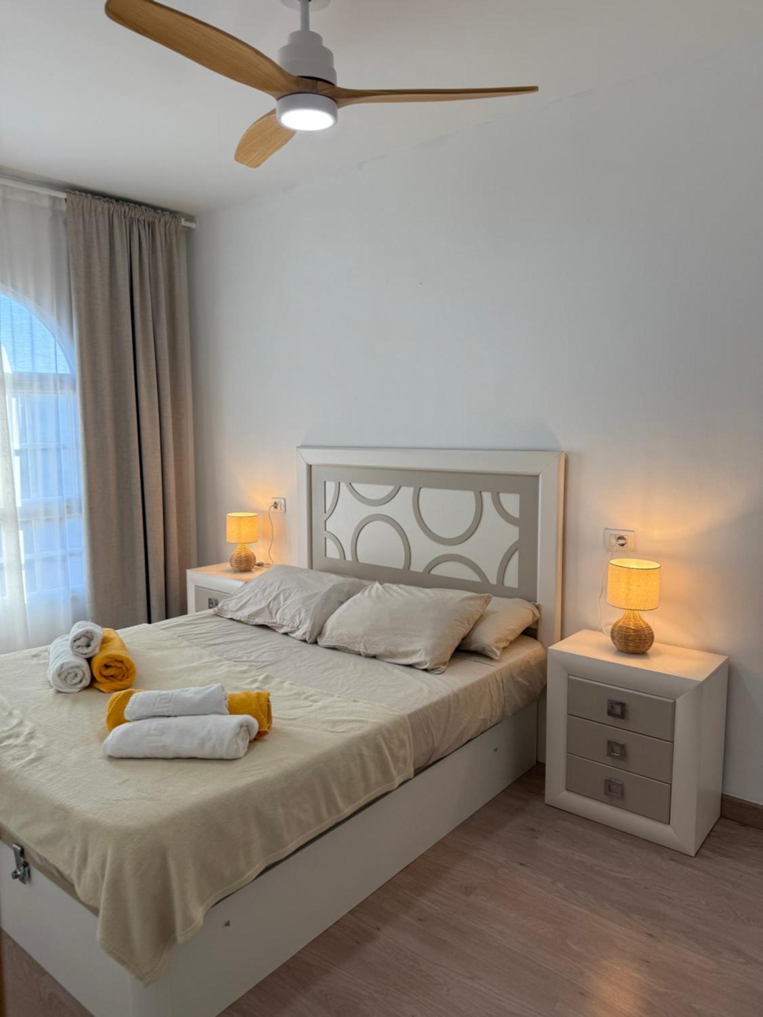 Seaside Paradise - 2 Bedroom Apartment With Ocean Views & Air Conditioning In Playa San Juan Exterior photo